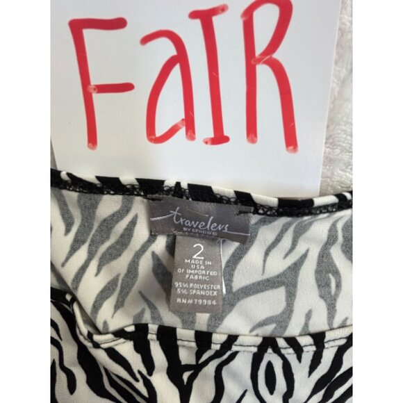 Chico's Travelers Black & White Zebra Print Asymmetrical Hem Top Size 2 Stretch - Picture 3 of 8
